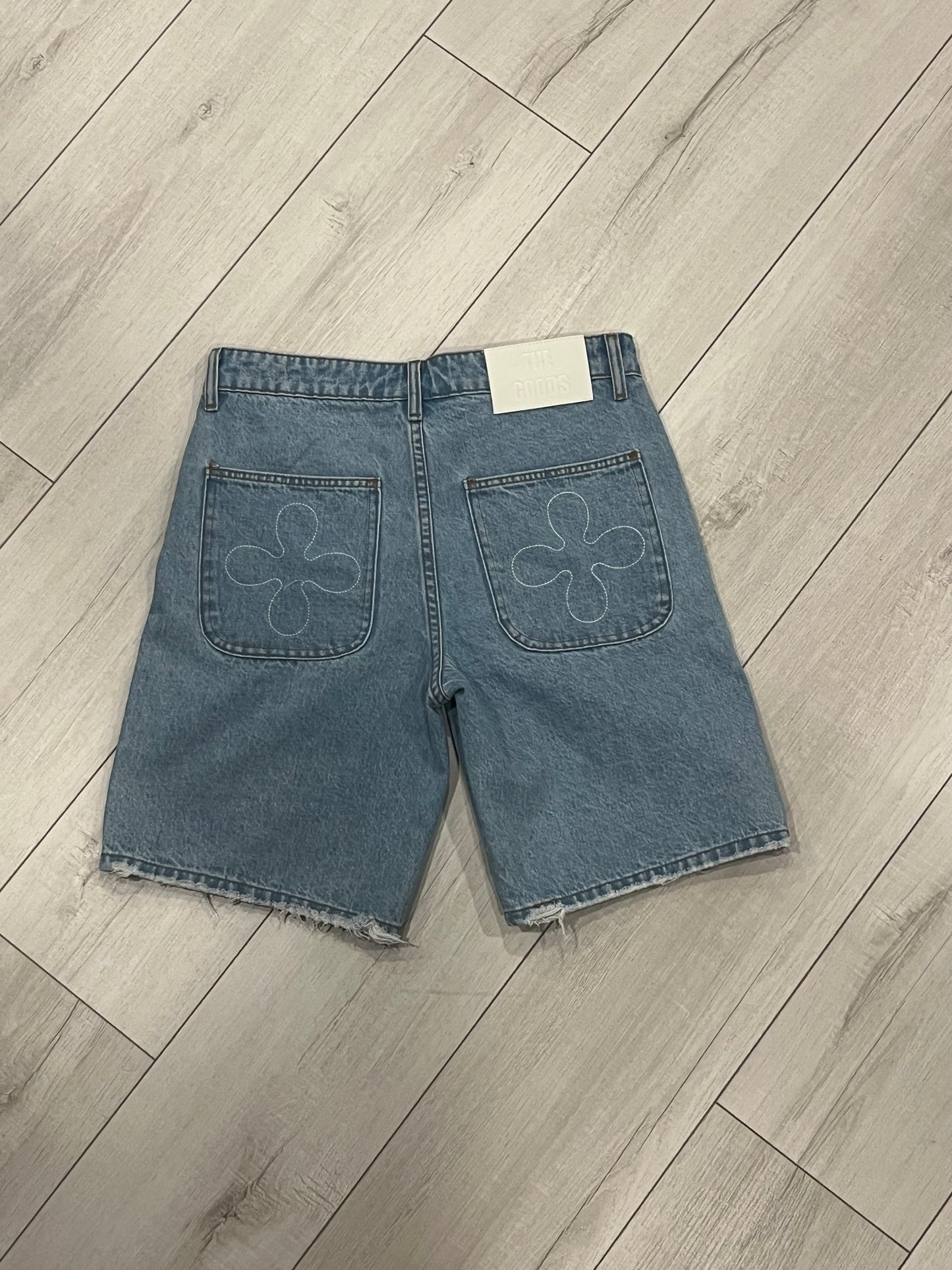 V1 Jorts